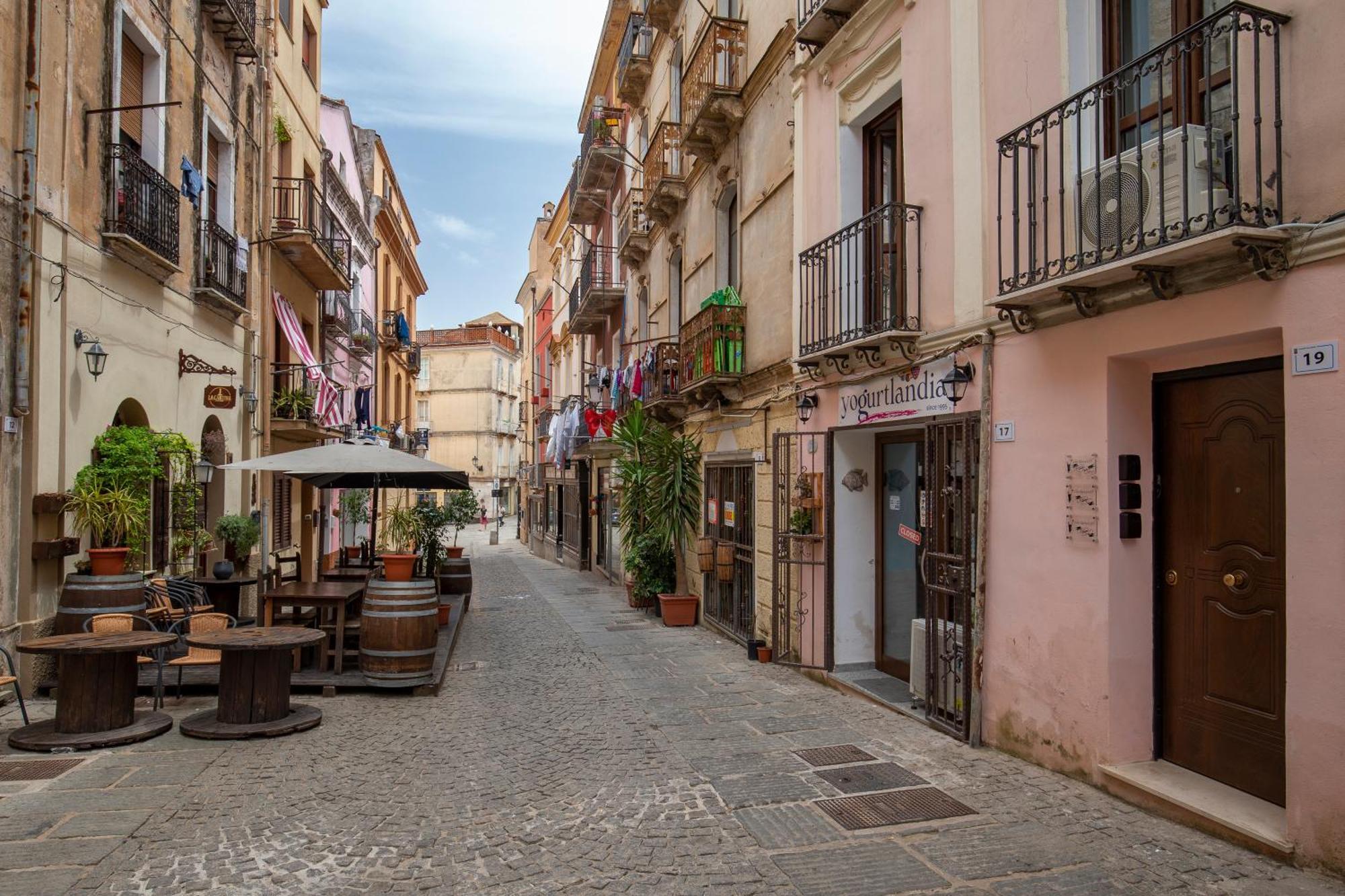 Via Cavour 19, Camere Del Conte อีเกลเซียส ภายนอก รูปภาพ